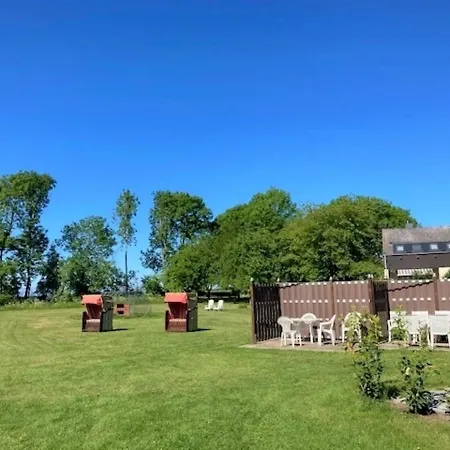 Ferienwohnung 5, Og, Hof Zur Sonnenseite Fehmarn *